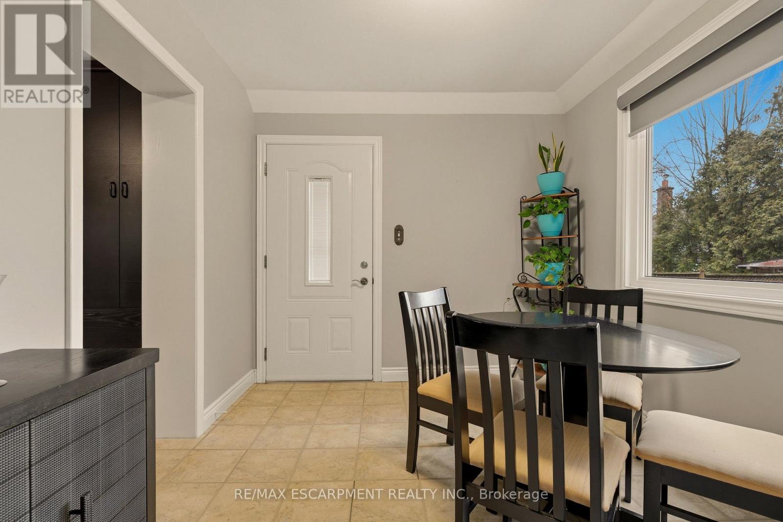 51 Westwood Avenue, Hamilton, ON - Indoor Photo Showing Dining Room