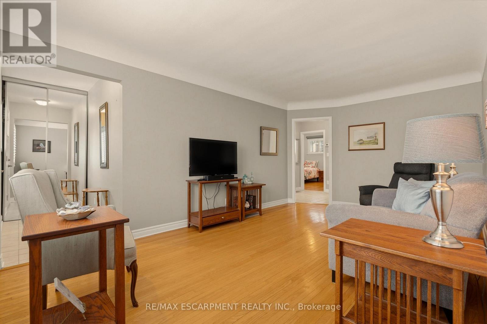 51 Westwood Avenue, Hamilton, ON - Indoor