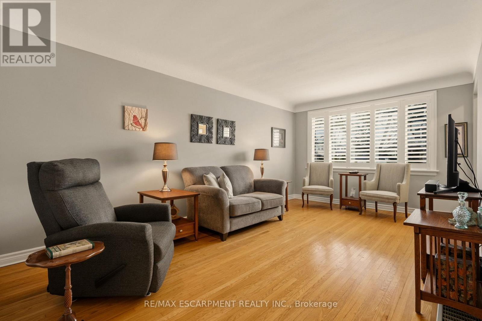 51 Westwood Avenue, Hamilton, ON - Indoor Photo Showing Living Room