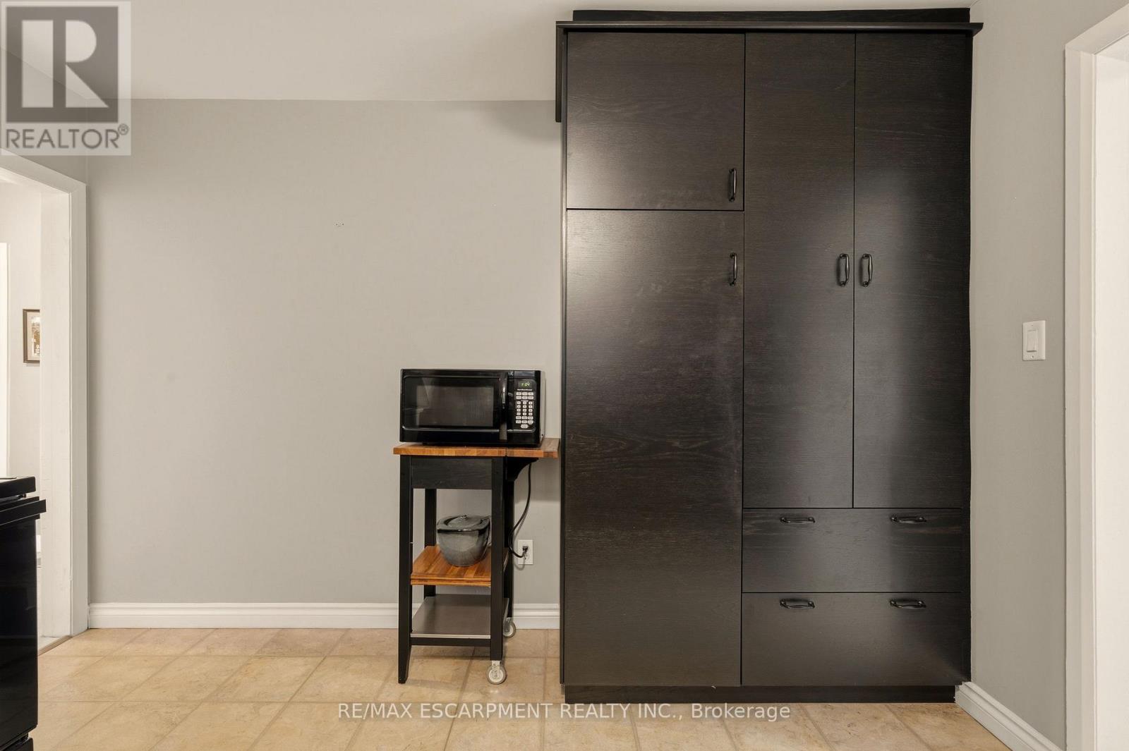 51 Westwood Avenue, Hamilton, ON - Indoor Photo Showing Other Room