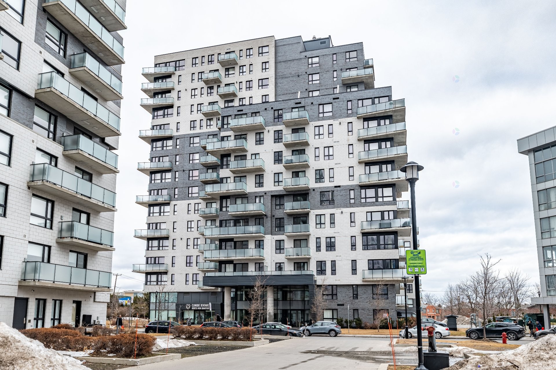 Front of Structure - 404-6780 Boul. Newman, Montréal (Lasalle), QC - Outdoor With Facade