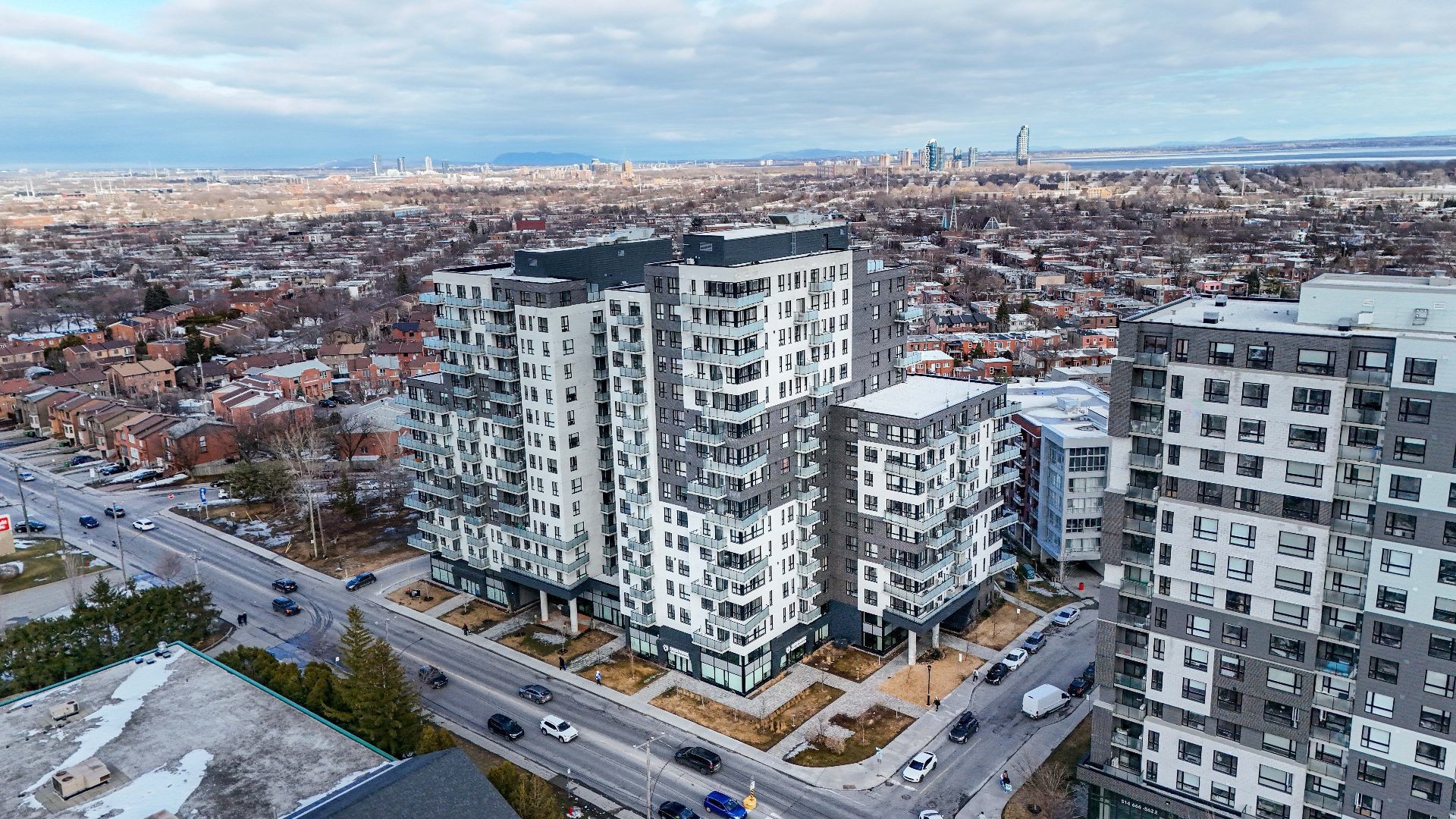 Overall view - 404-6780 Boul. Newman, Montréal (Lasalle), QC - Outdoor With View