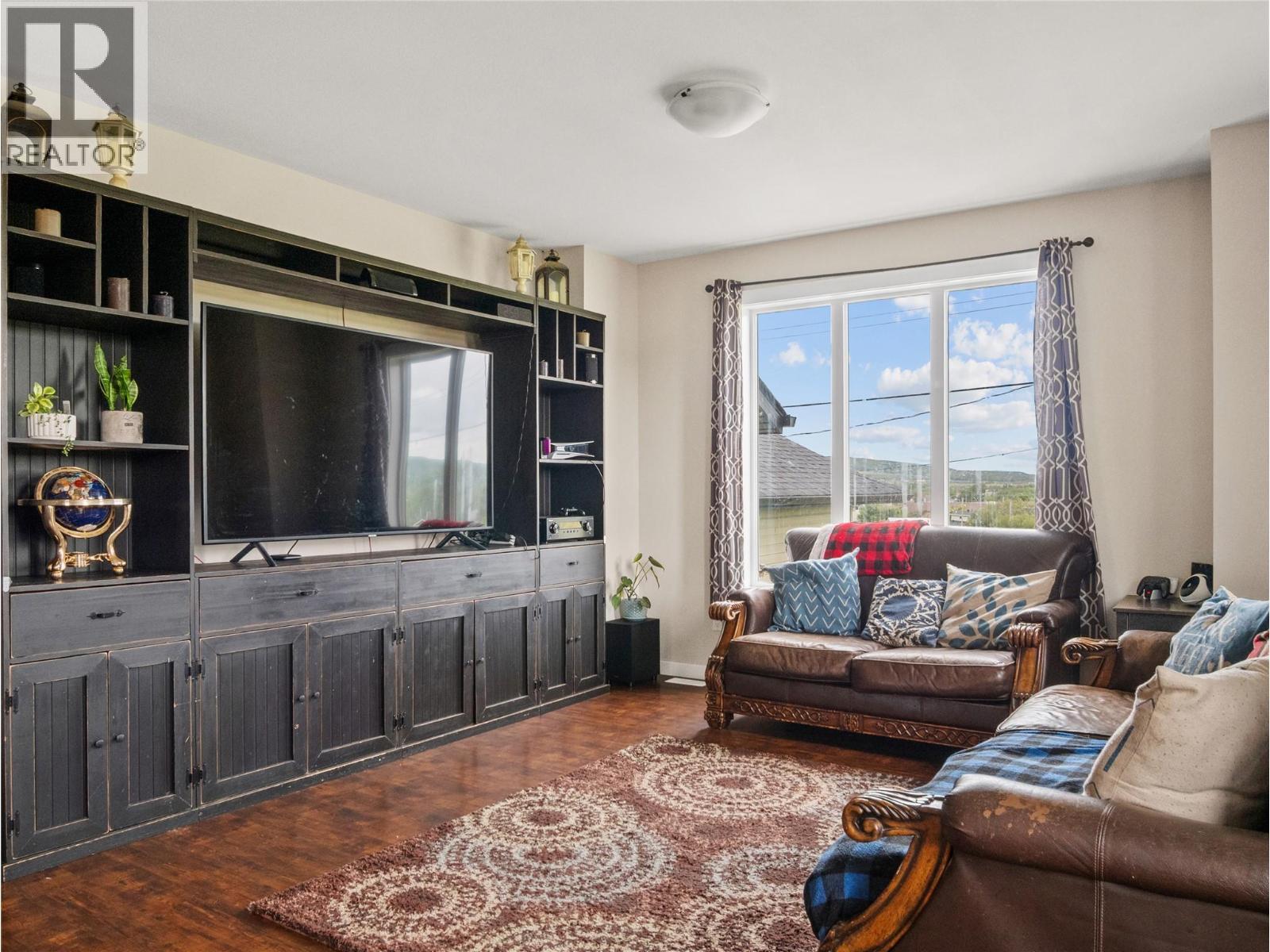 4830 Elevator Road, Pouce Coupe, BC - Indoor Photo Showing Living Room