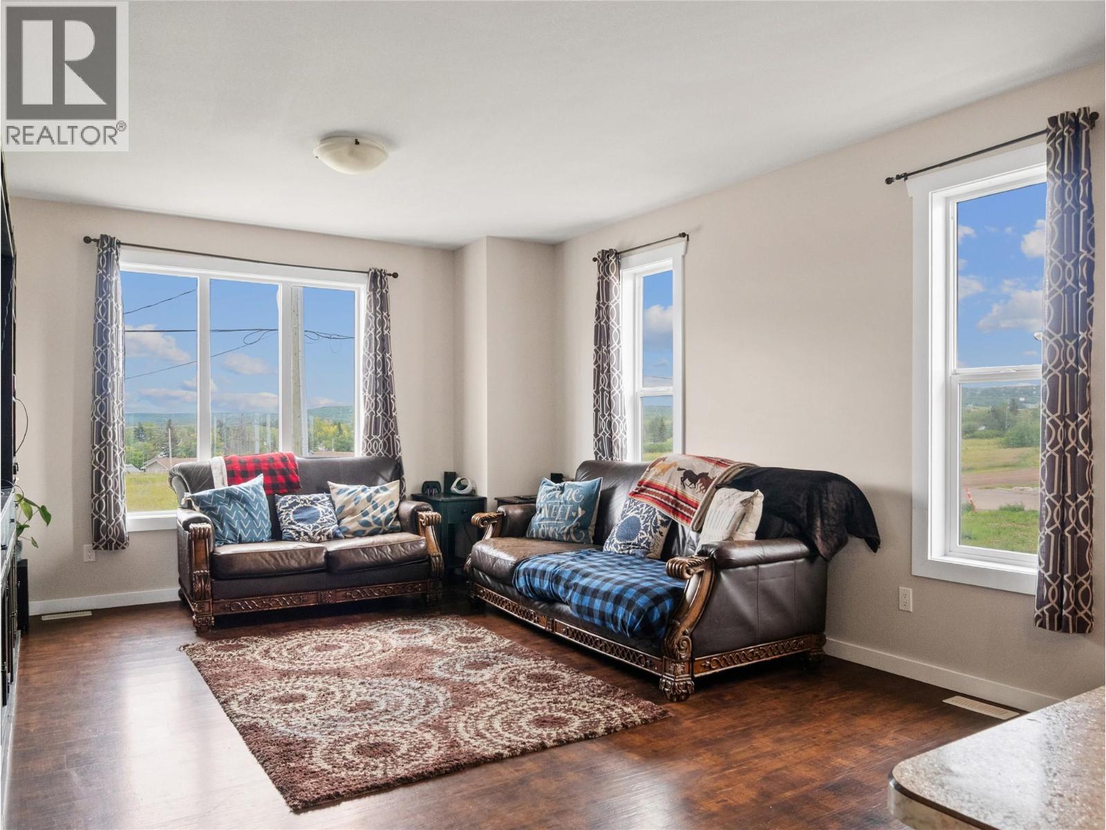 4830 Elevator Road, Pouce Coupe, BC - Indoor Photo Showing Living Room