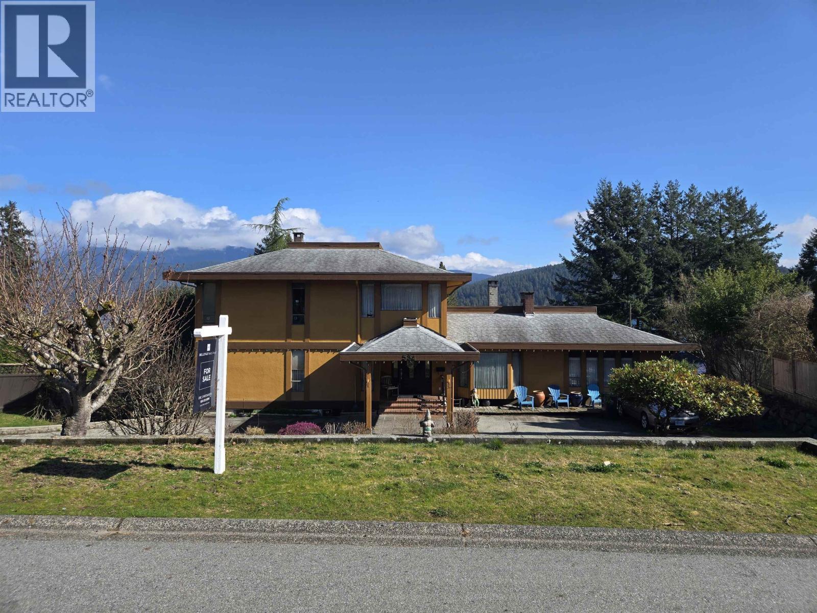 534 Beachview Drive, North Vancouver, BC - Outdoor