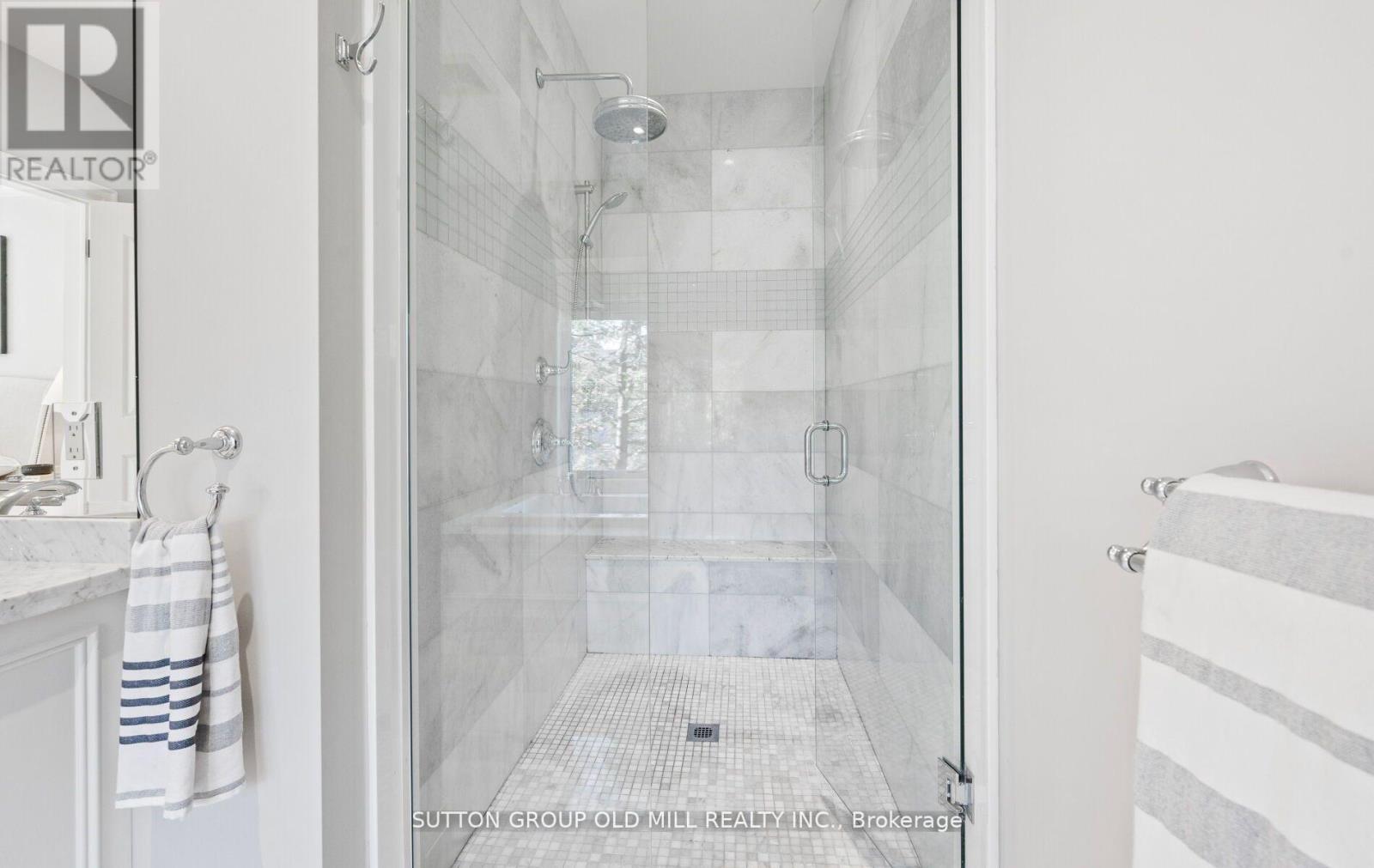 8 Cumberland Drive, Mississauga, ON - Indoor Photo Showing Bathroom
