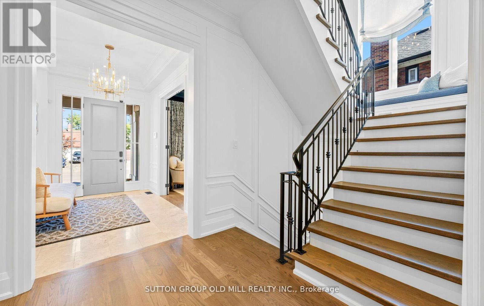 8 Cumberland Drive, Mississauga, ON - Indoor Photo Showing Other Room