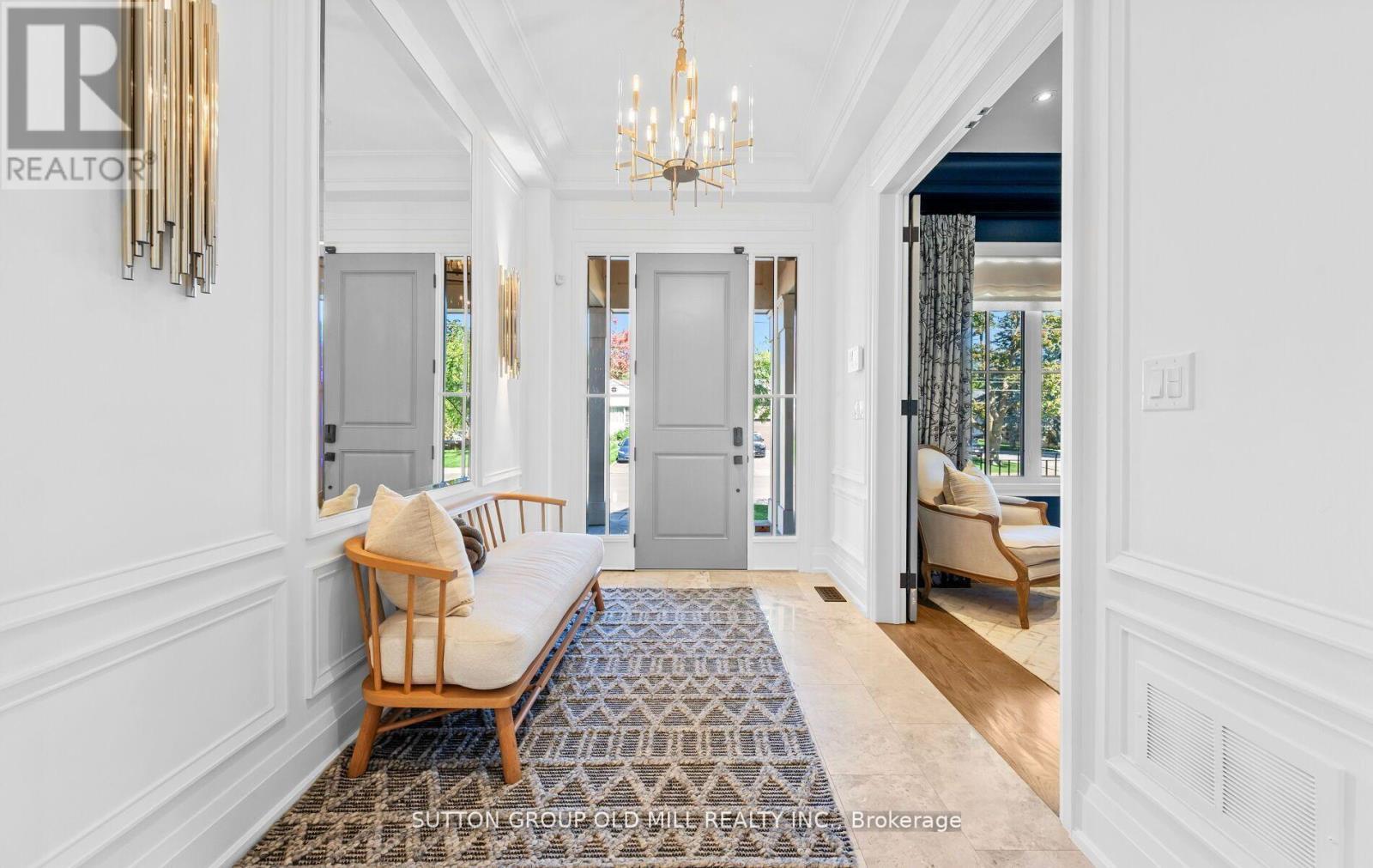 8 Cumberland Drive, Mississauga, ON - Indoor Photo Showing Other Room