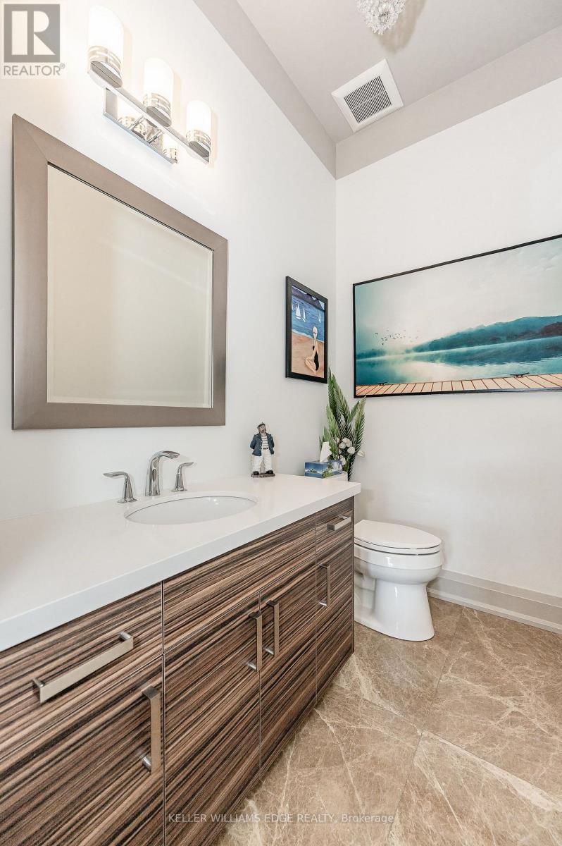 1081 Beach Boulevard, Hamilton, ON - Indoor Photo Showing Bathroom