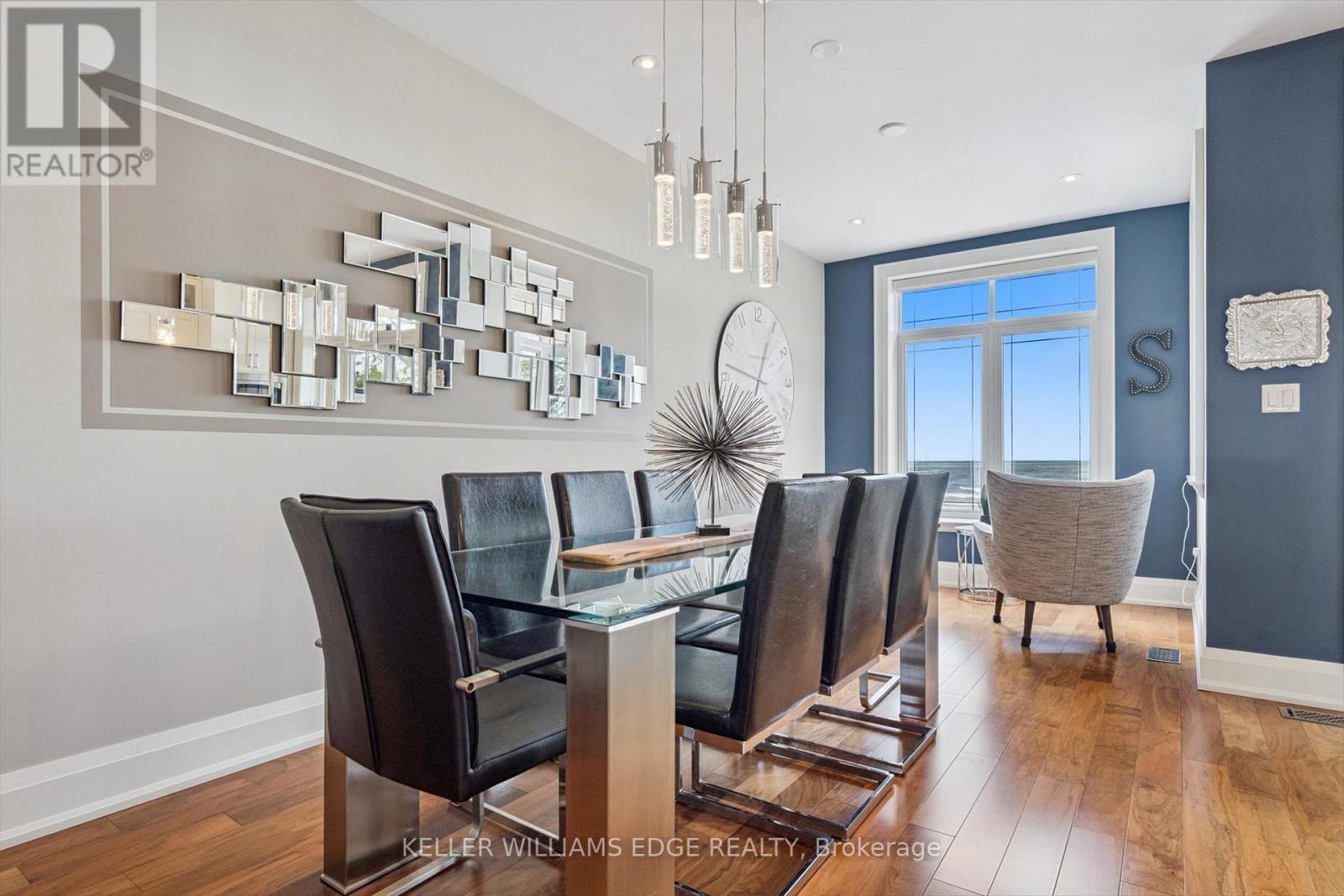 1081 Beach Boulevard, Hamilton, ON - Indoor Photo Showing Dining Room