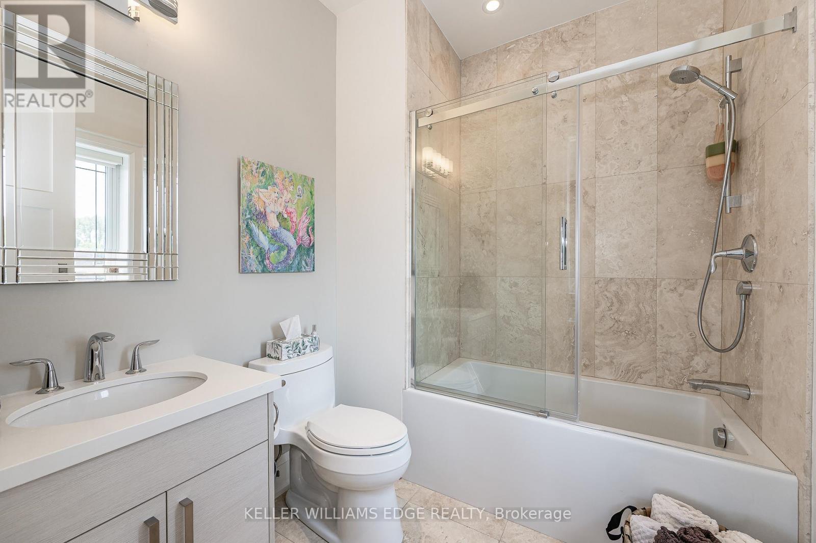 1081 Beach Boulevard, Hamilton, ON - Indoor Photo Showing Bathroom