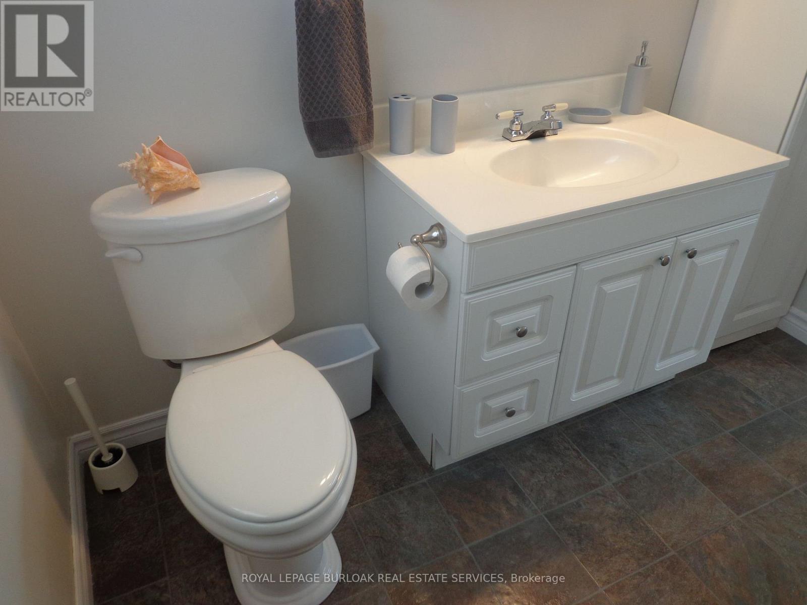 562 Beach Boulevard, Hamilton, ON - Indoor Photo Showing Bathroom