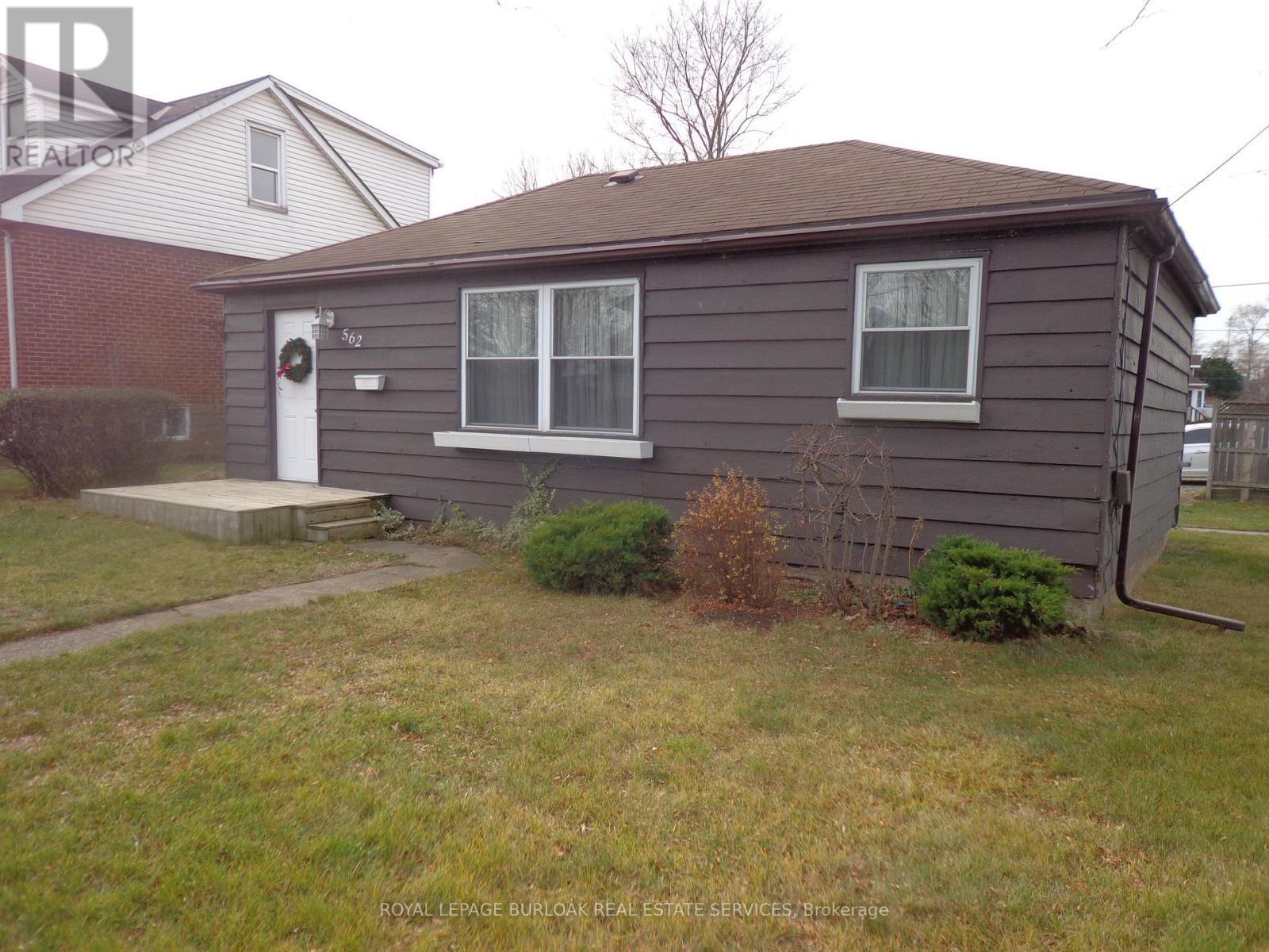 562 Beach Boulevard, Hamilton, ON - Outdoor With Exterior