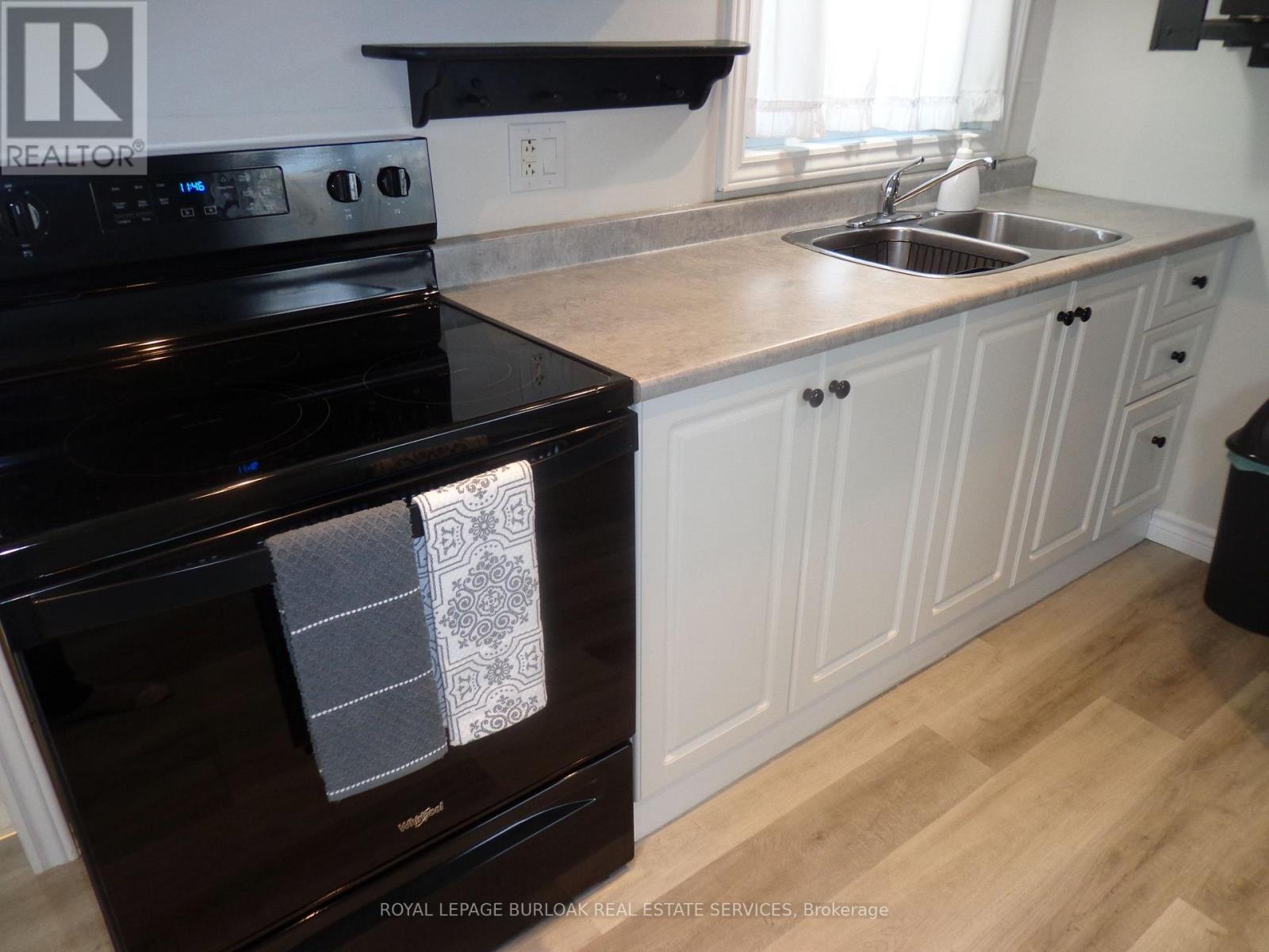 562 Beach Boulevard, Hamilton, ON - Indoor Photo Showing Kitchen With Double Sink