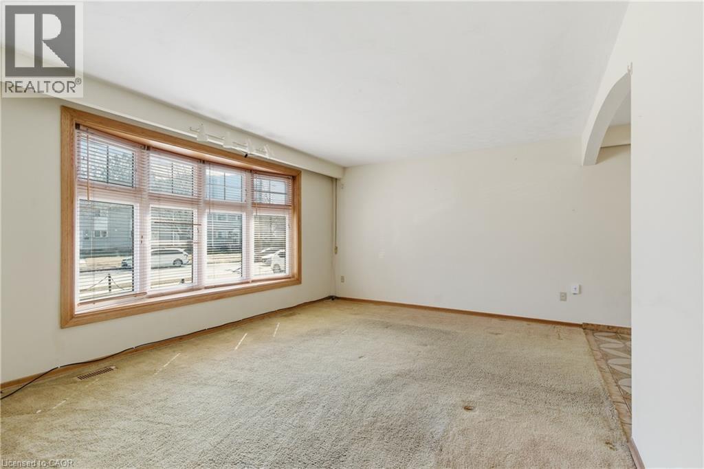 83 Riverdale Drive, Hamilton, ON - Indoor Photo Showing Other Room