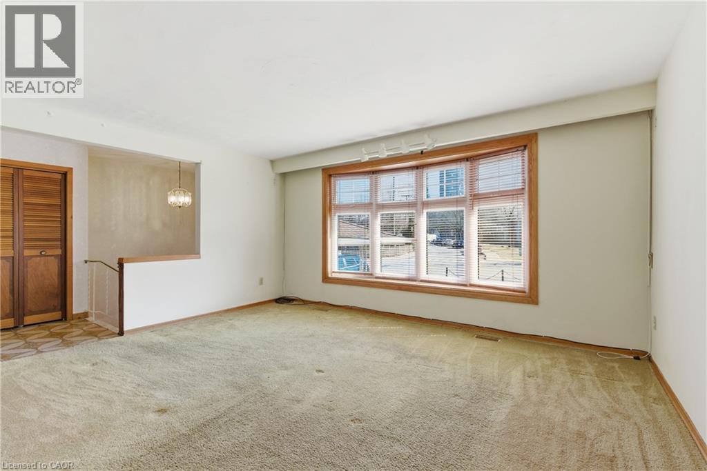 83 Riverdale Drive, Hamilton, ON - Indoor Photo Showing Other Room