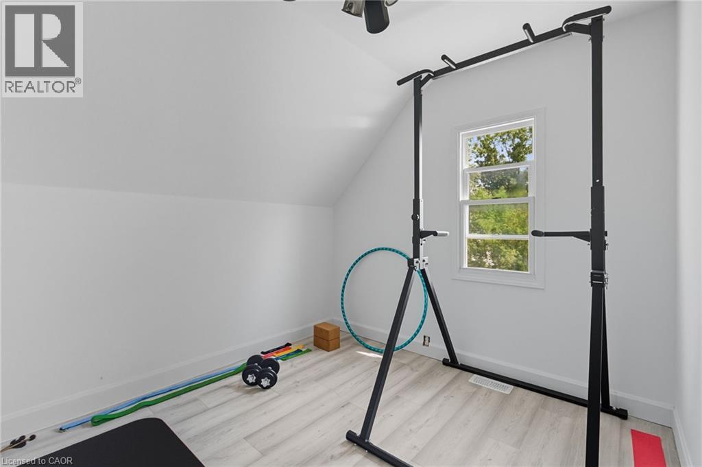 157 East 5Th Street, Hamilton, ON - Indoor Photo Showing Gym Room