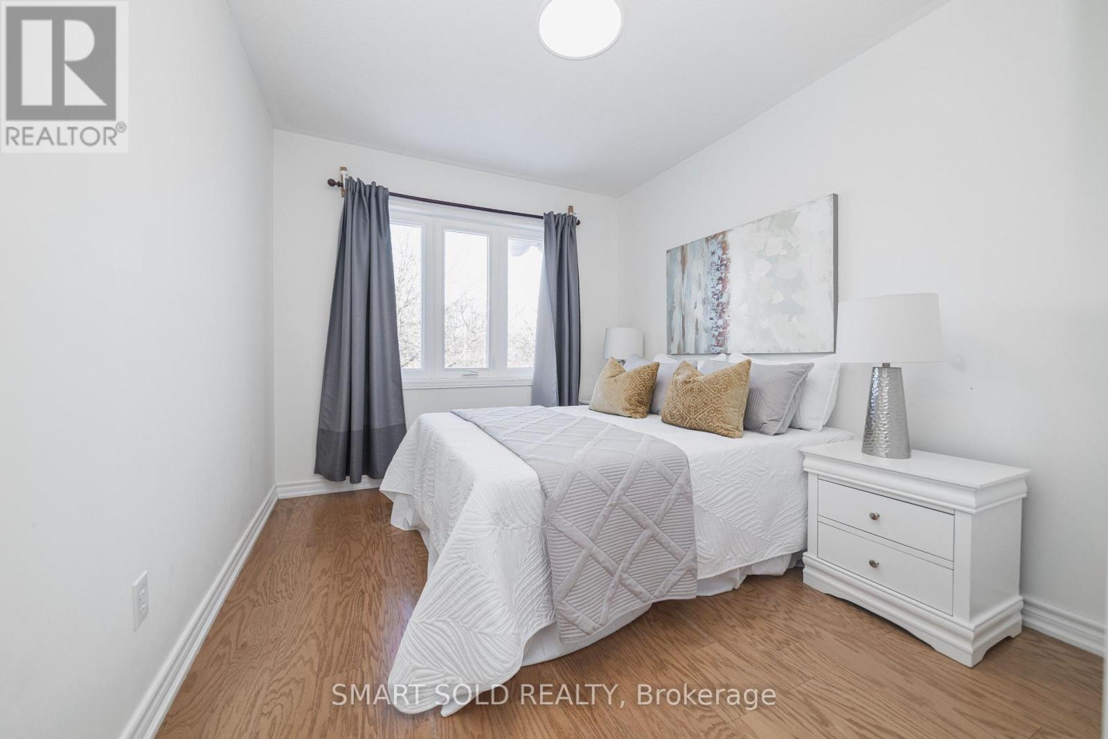 29 Breezeway Crescent, Richmond Hill, ON - Indoor Photo Showing Bedroom