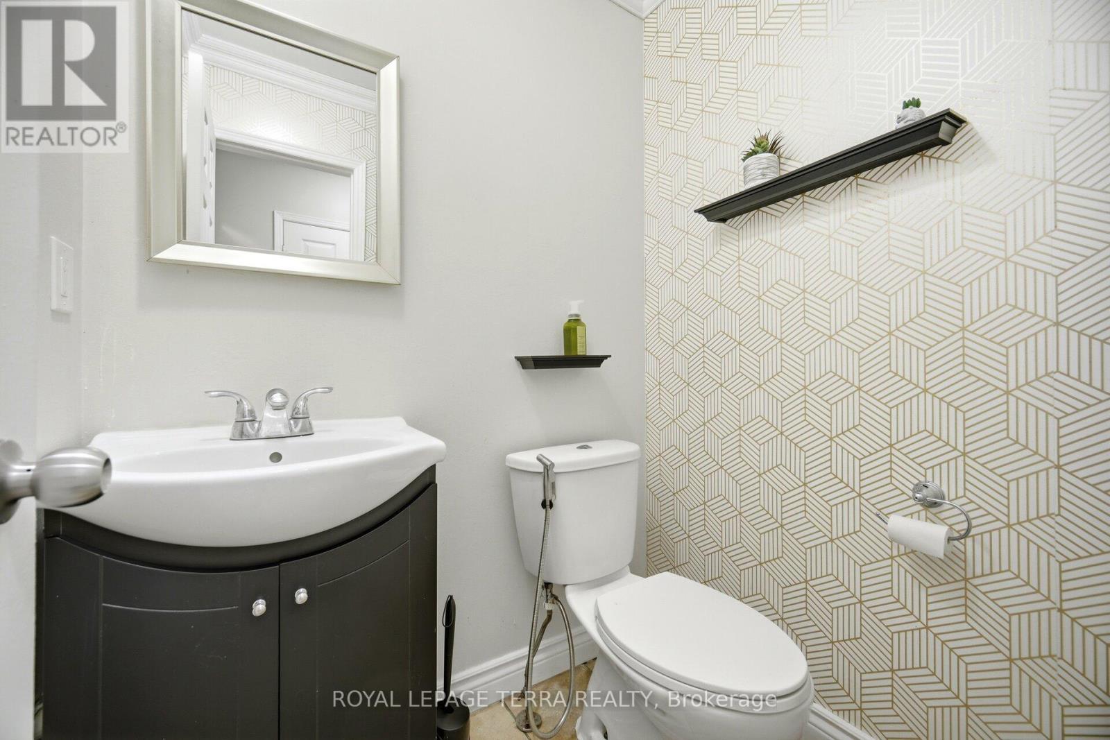 44 Carruthers Crescent, Barrie, ON - Indoor Photo Showing Bathroom