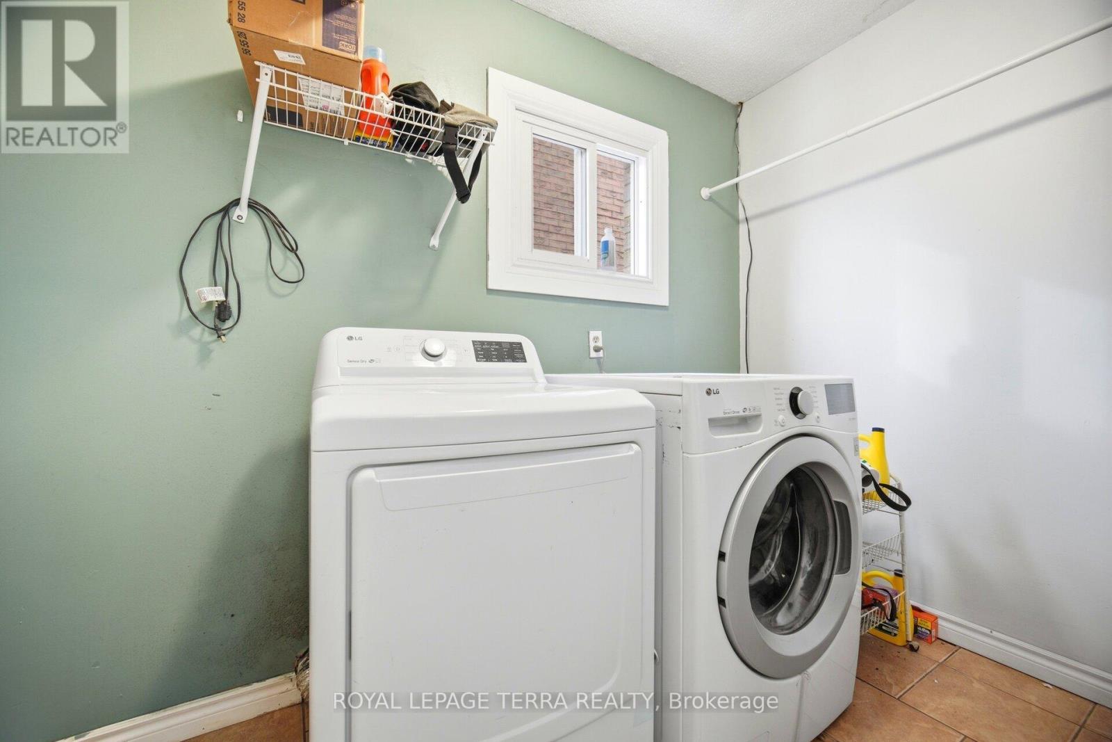 44 Carruthers Crescent, Barrie, ON - Indoor Photo Showing Laundry Room