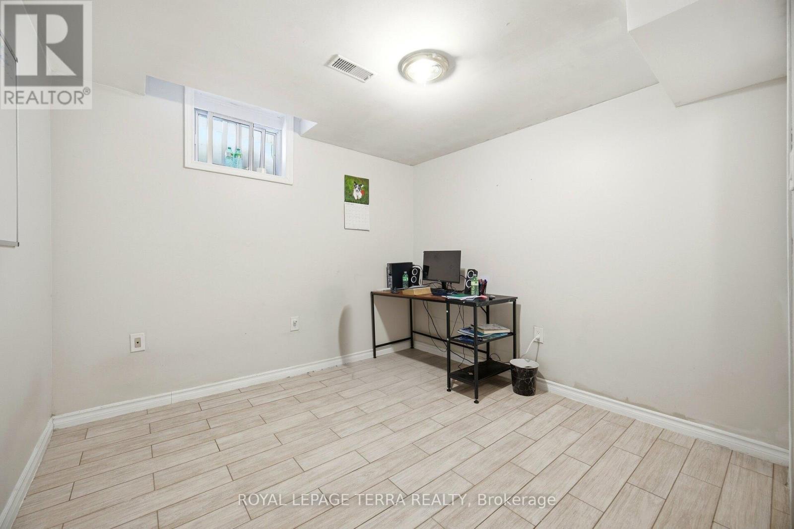 44 Carruthers Crescent, Barrie, ON - Indoor