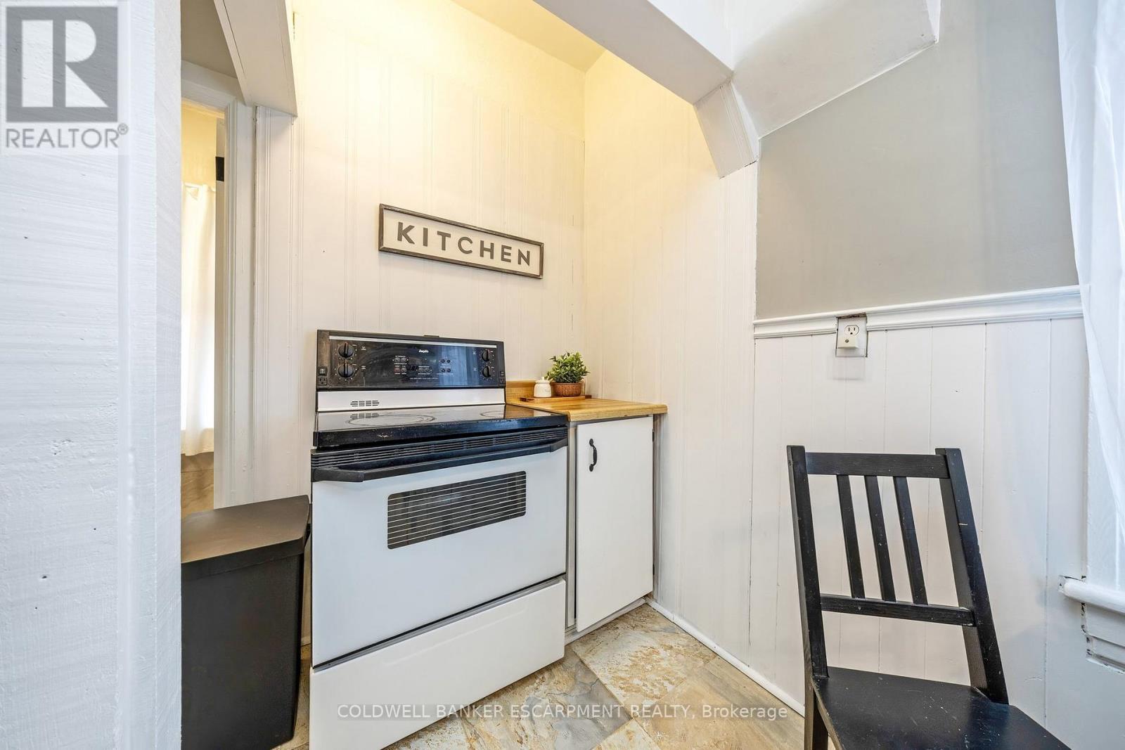 122 Cedar Street, Cambridge, ON - Indoor Photo Showing Other Room