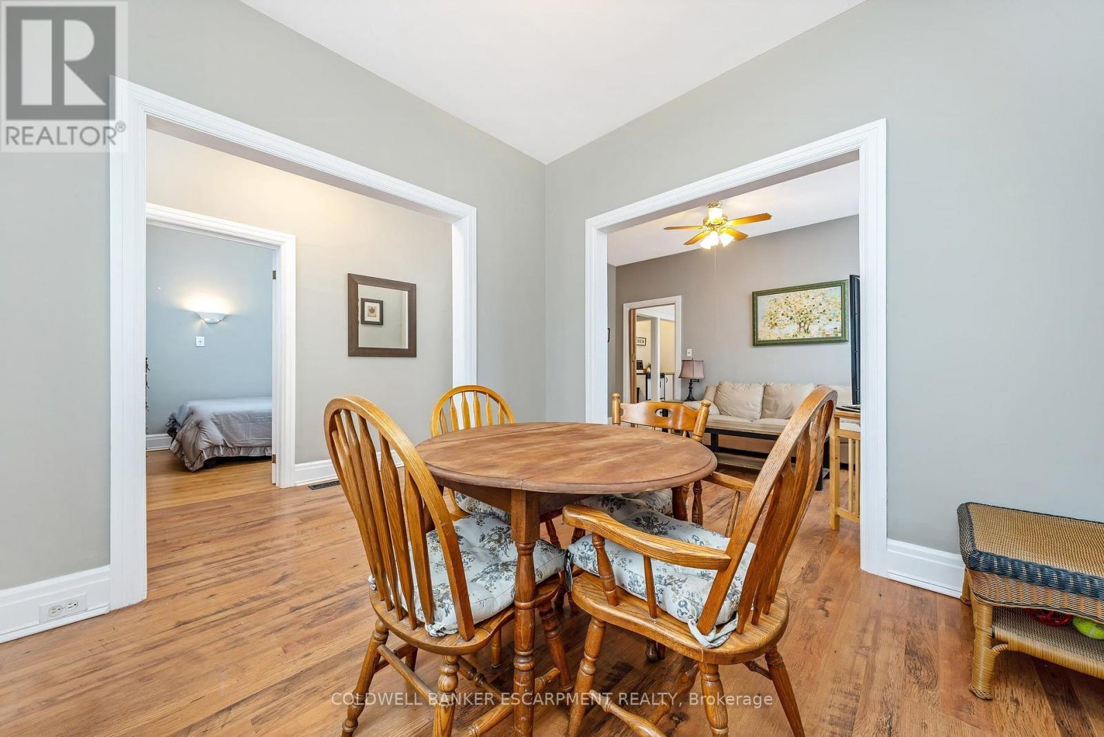 122 Cedar Street, Cambridge, ON - Indoor Photo Showing Dining Room