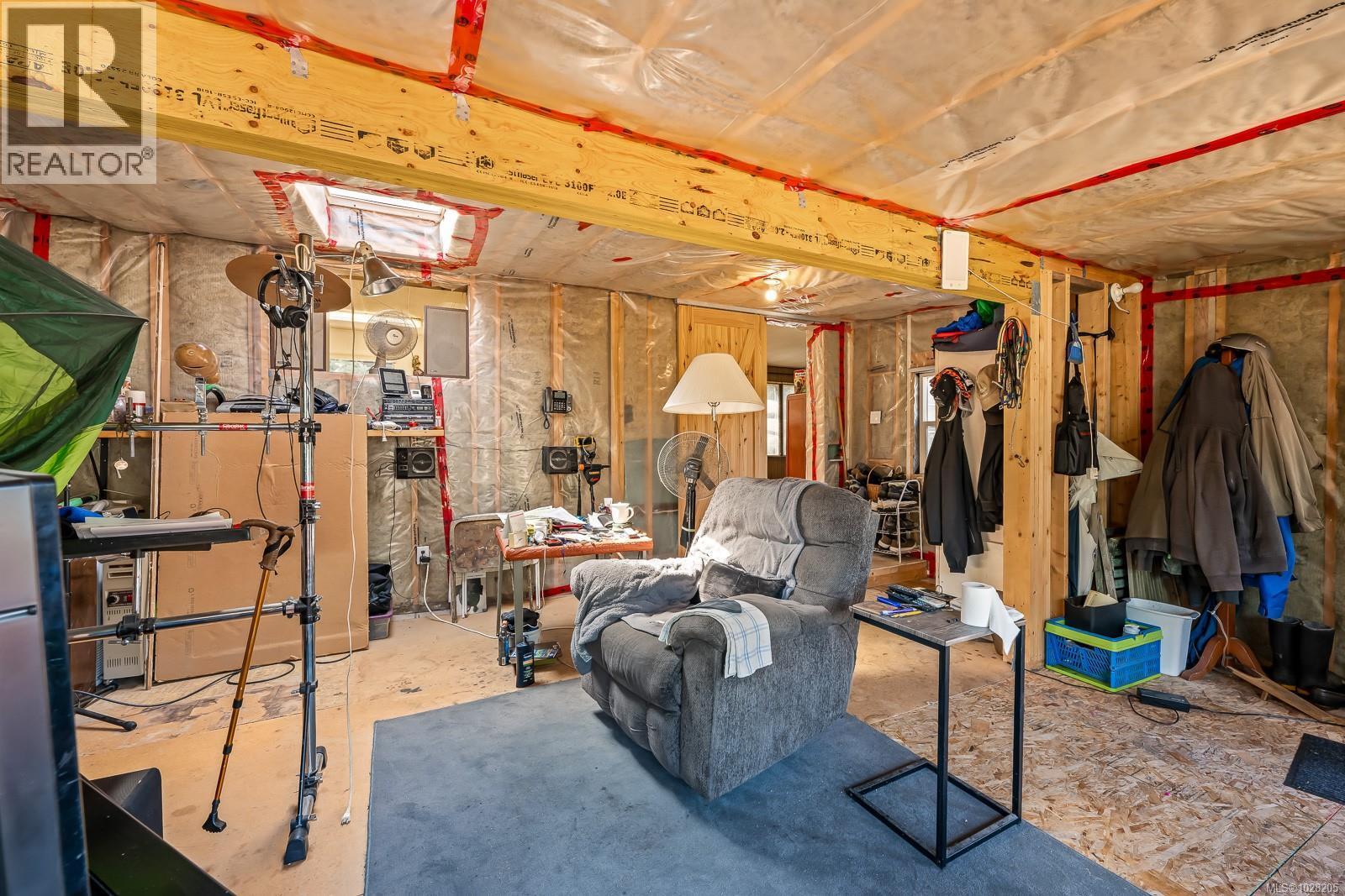 1255 Wilkinson Rd, Comox, BC