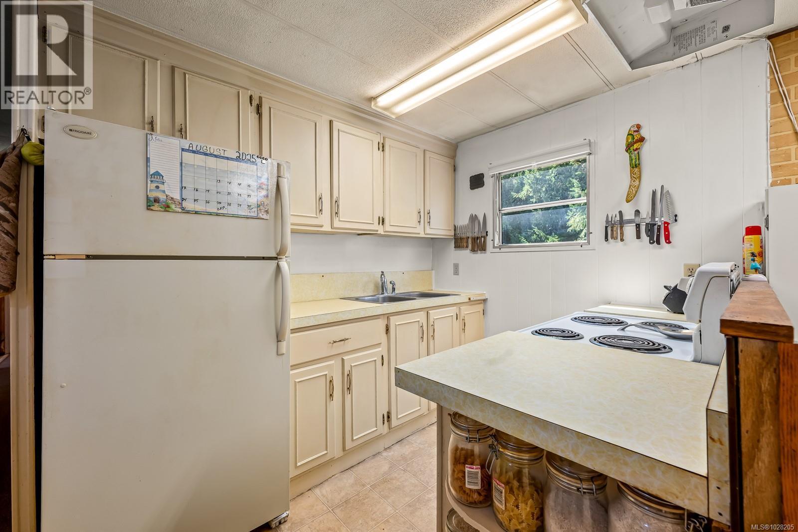 1255 Wilkinson Rd, Comox, BC