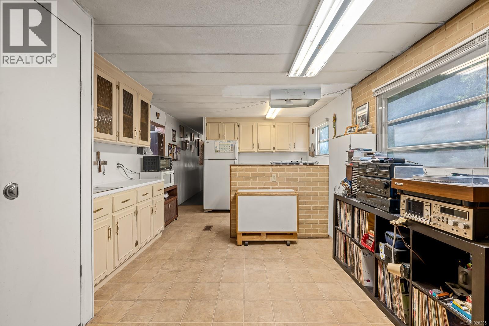 1255 Wilkinson Rd, Comox, BC