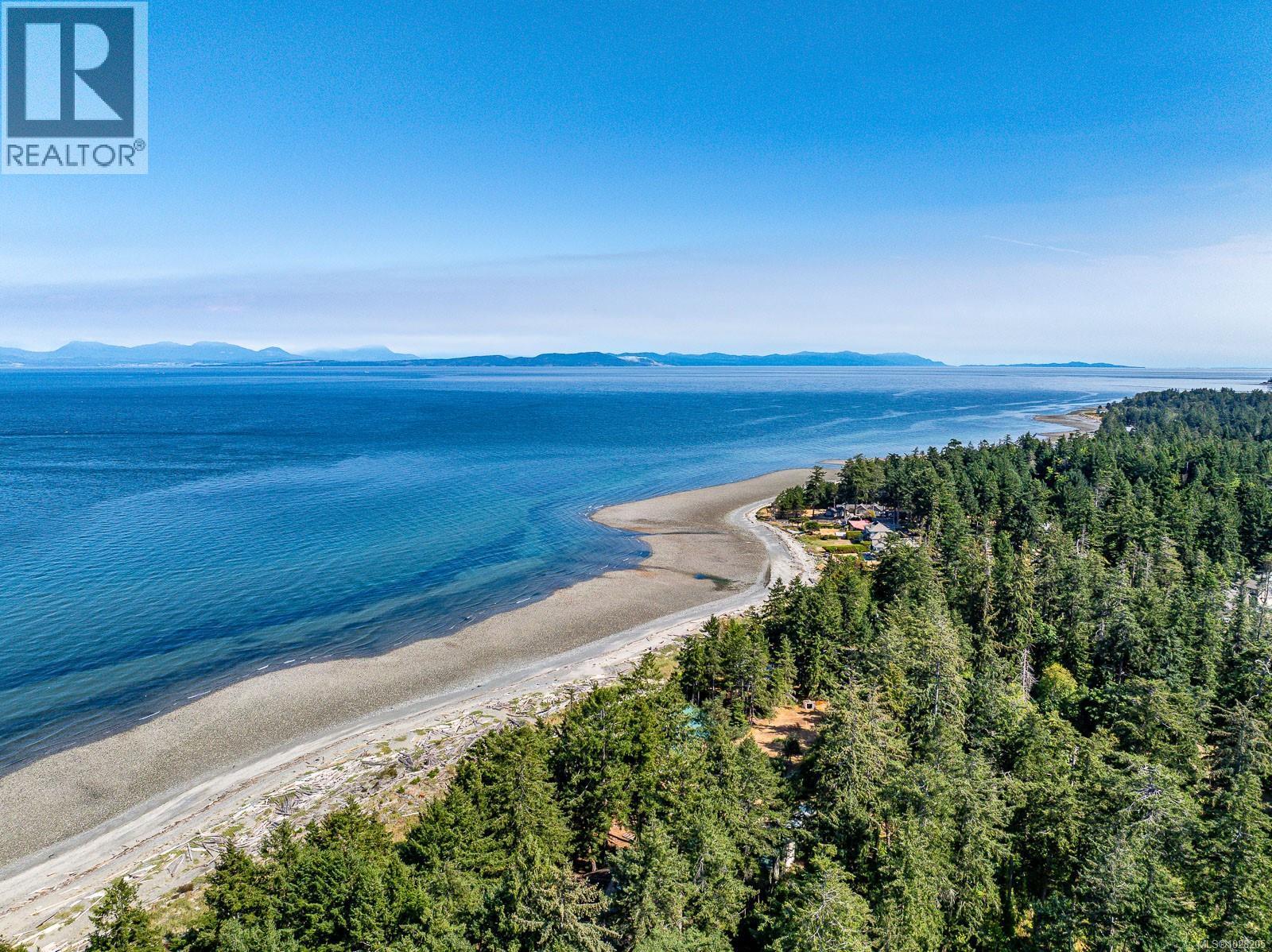 1255 Wilkinson Rd, Comox, BC