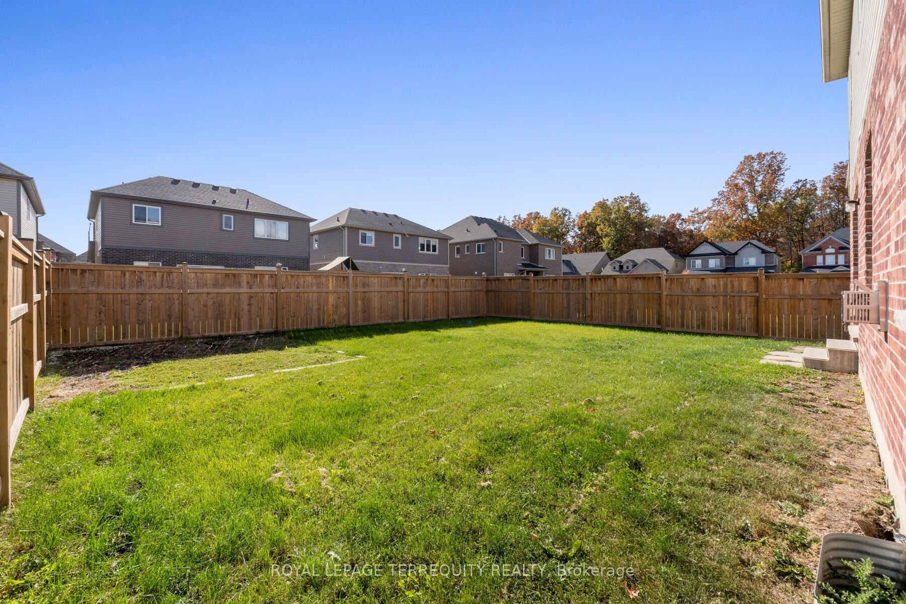 4516 Eclipse Way, Niagara Falls, ON - Outdoor With Backyard