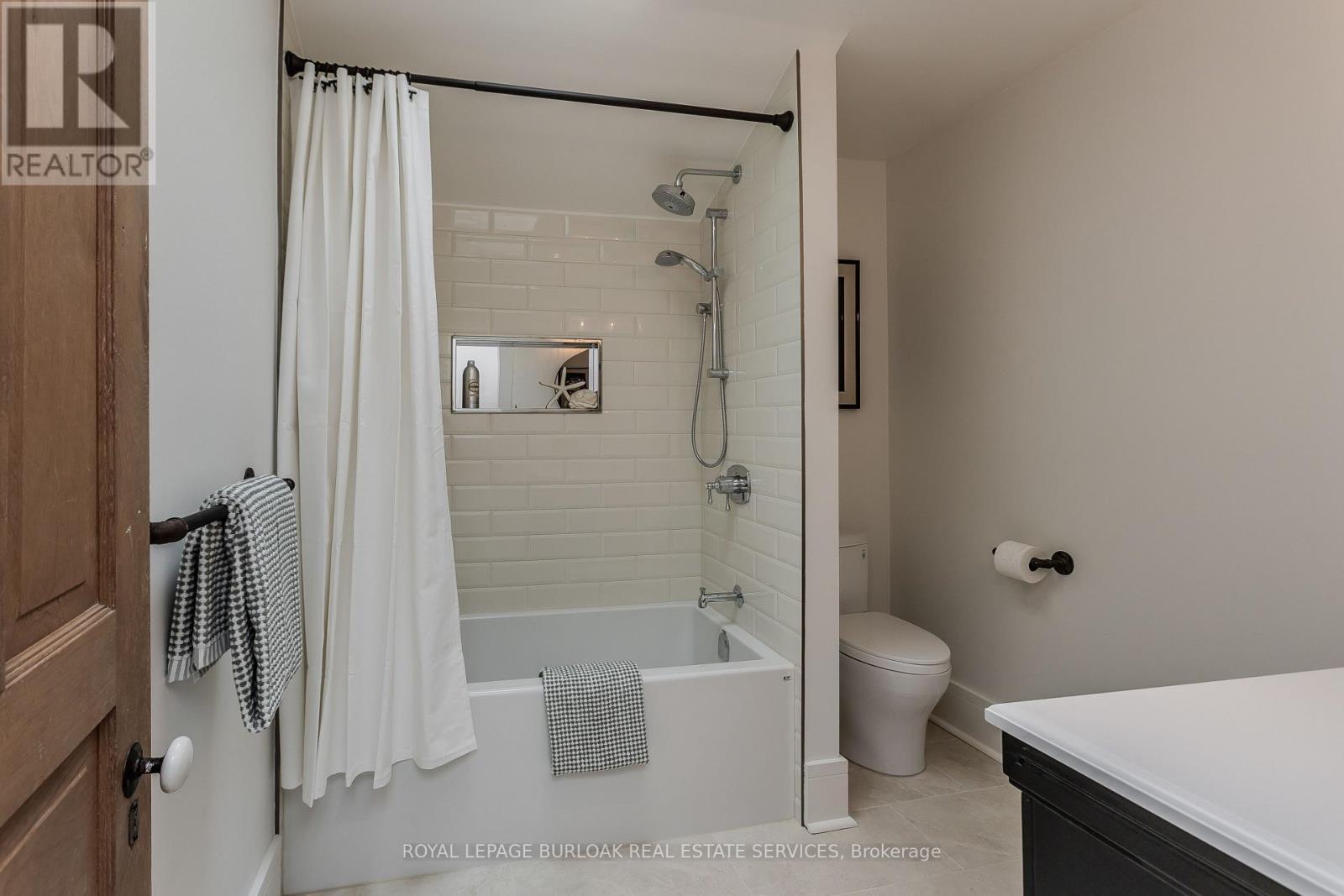 6306 Mcniven Road, Burlington, ON - Indoor Photo Showing Bathroom