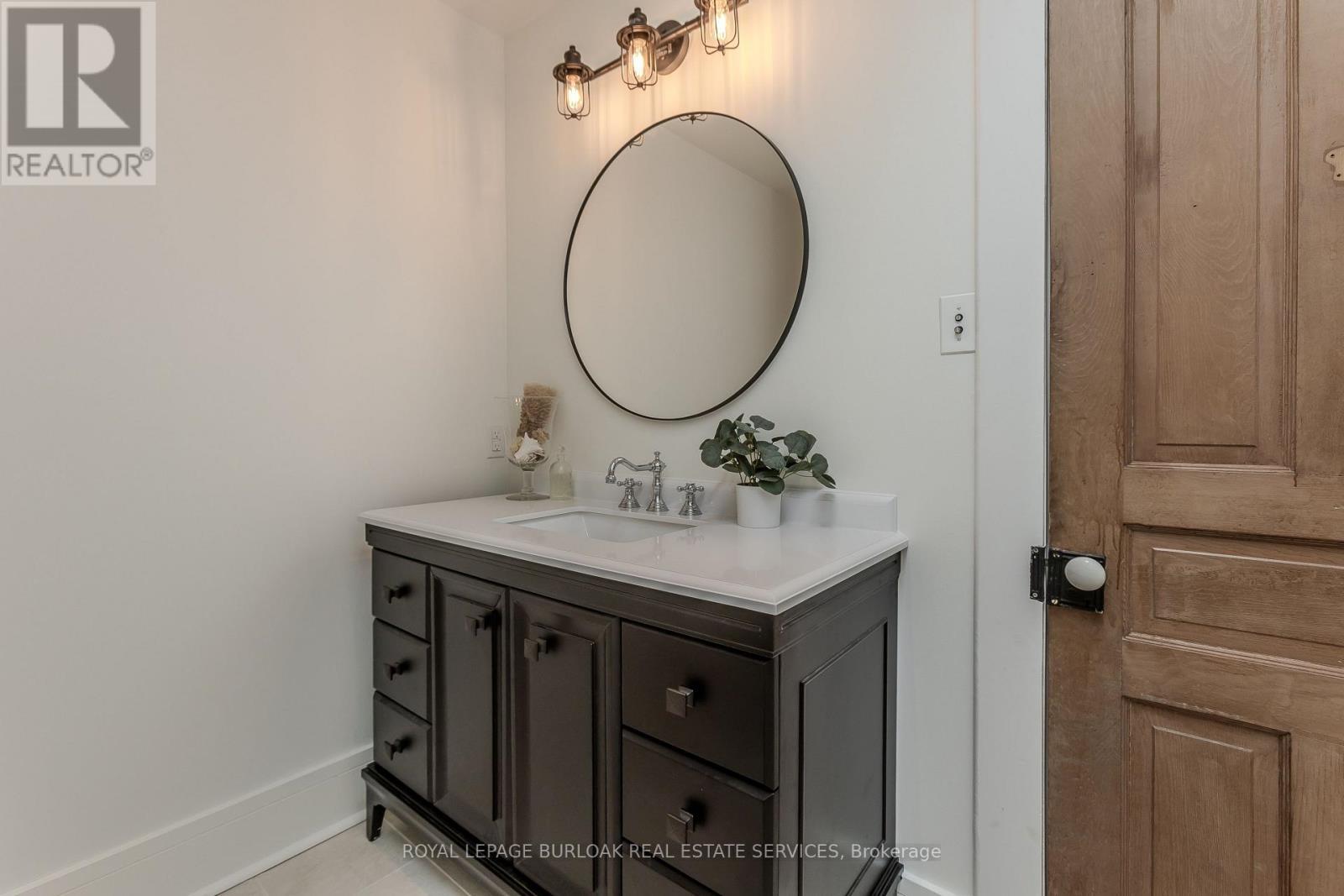 6306 Mcniven Road, Burlington, ON - Indoor Photo Showing Bathroom