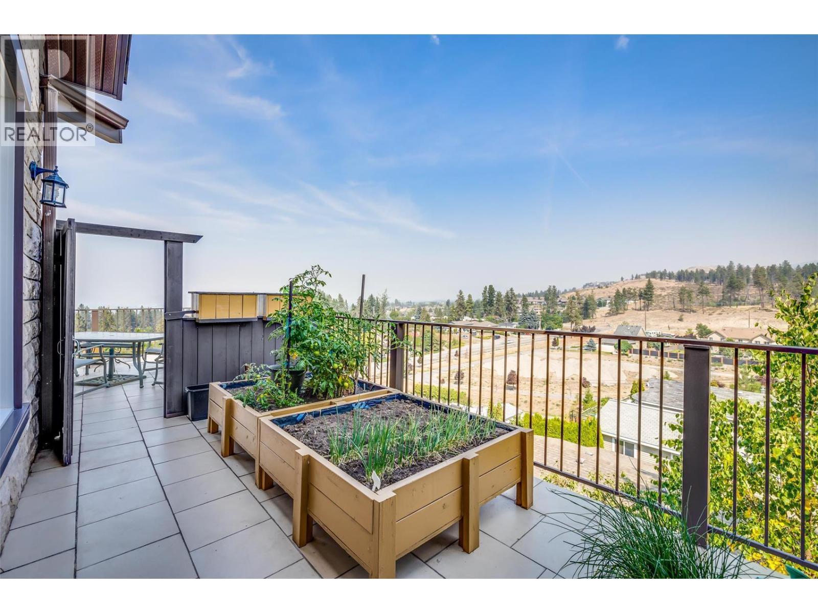 Outdoor garden boxes - 375 Trumpeter Court, Kelowna, BC - Outdoor