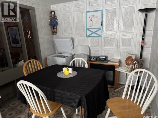 692 Aqualane Avenue, Aquadeo, SK - Indoor Photo Showing Dining Room