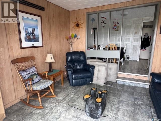 692 Aqualane Avenue, Aquadeo, SK - Indoor Photo Showing Living Room