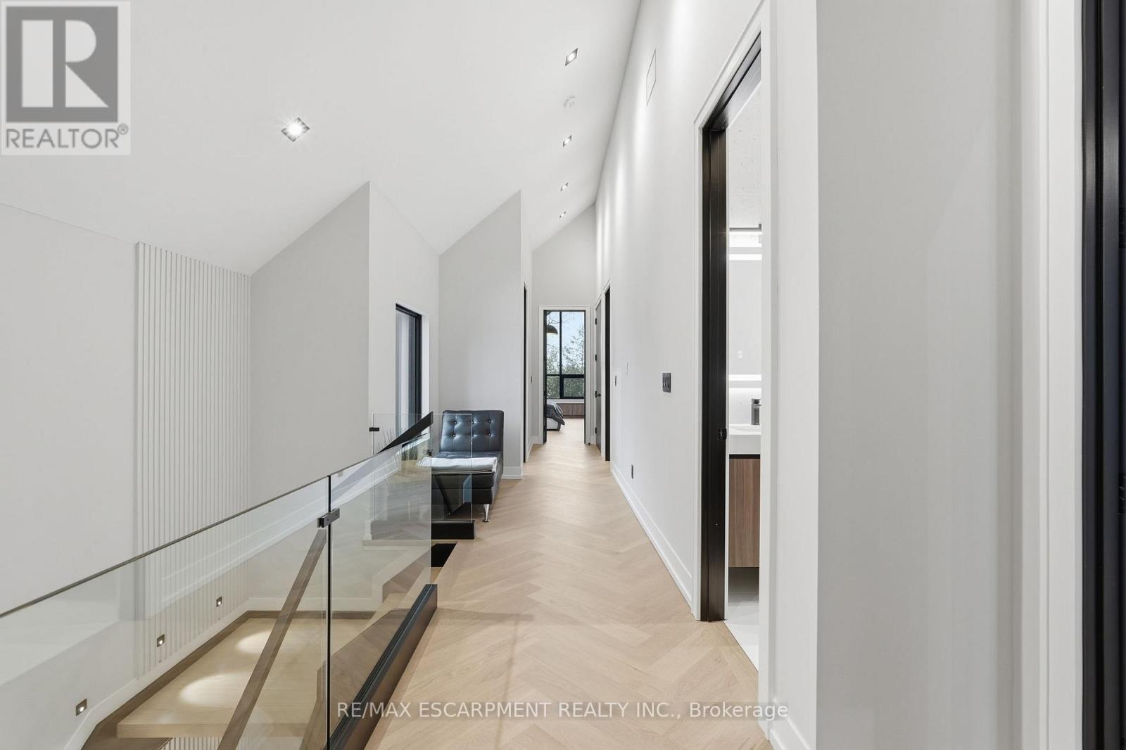 700 Montbeck Crescent, Mississauga, ON - Indoor Photo Showing Other Room