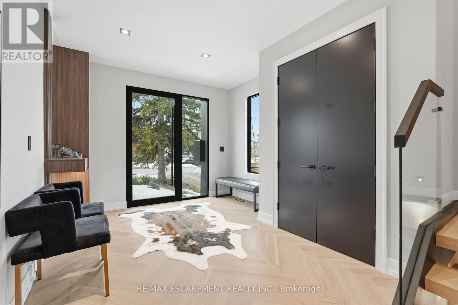 700 Montbeck Crescent, Mississauga, ON - Indoor Photo Showing Other Room