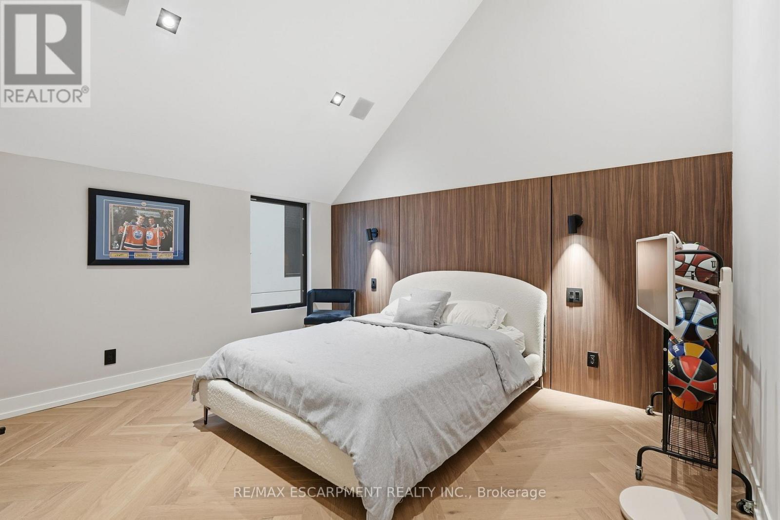 700 Montbeck Crescent, Mississauga, ON - Indoor Photo Showing Bedroom
