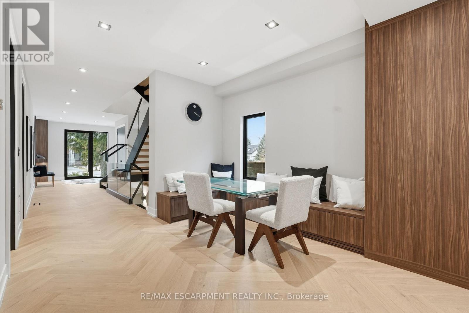 700 Montbeck Crescent, Mississauga, ON - Indoor Photo Showing Dining Room