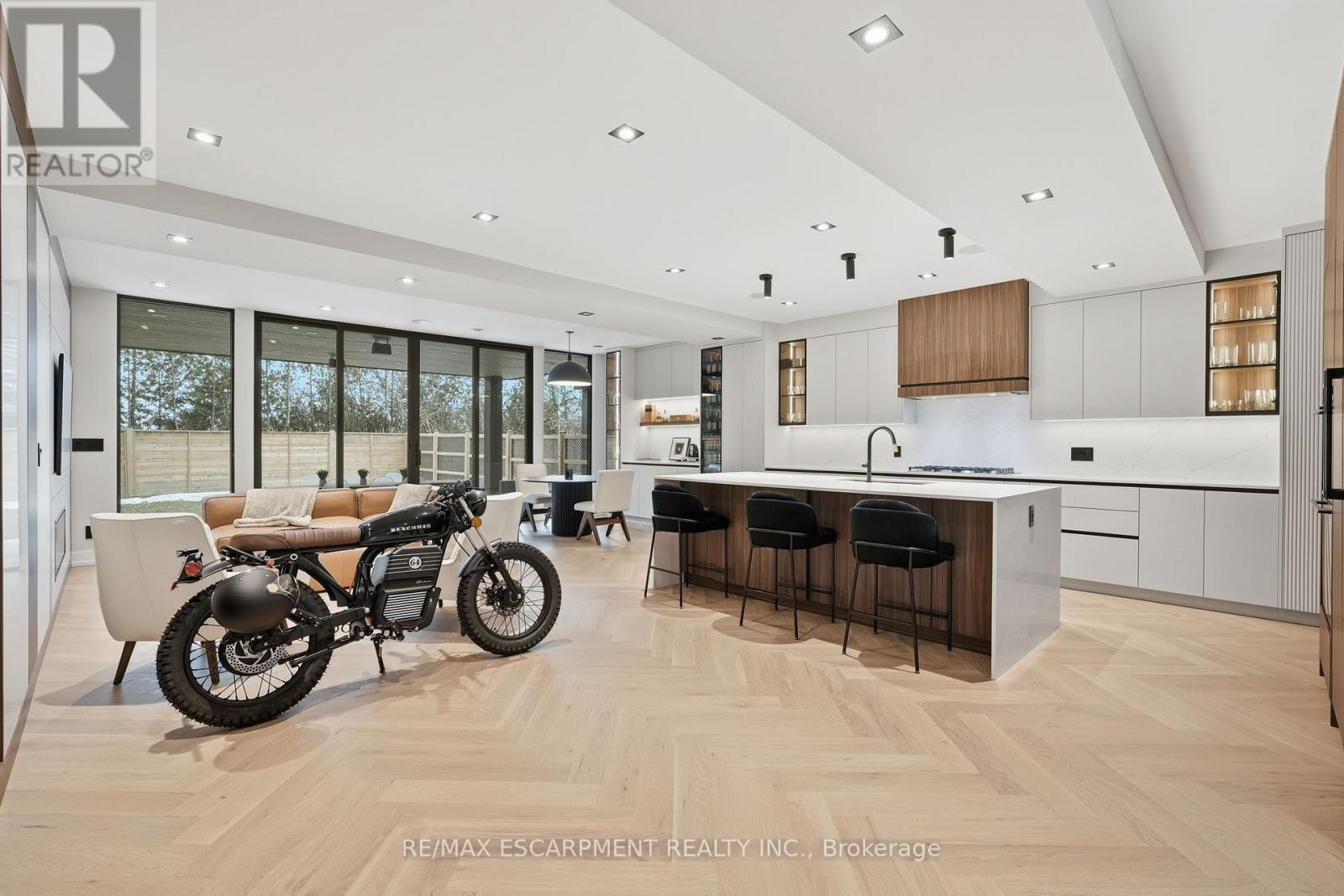 700 Montbeck Crescent, Mississauga, ON - Indoor Photo Showing Kitchen