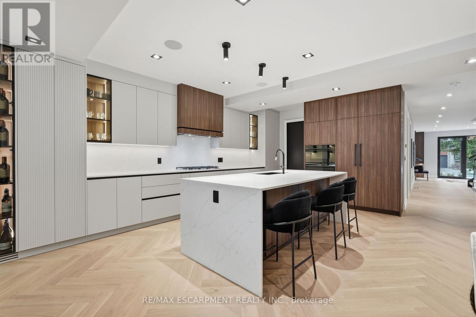 700 Montbeck Crescent, Mississauga, ON - Indoor Photo Showing Kitchen
