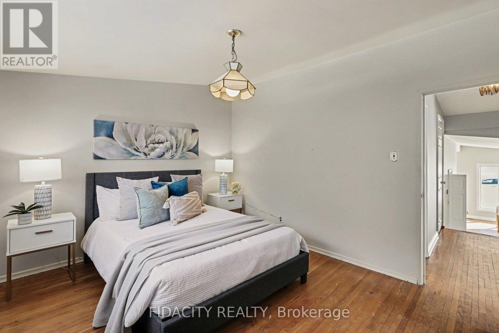 1933 Connecticut Avenue, Ottawa, ON - Indoor Photo Showing Bedroom