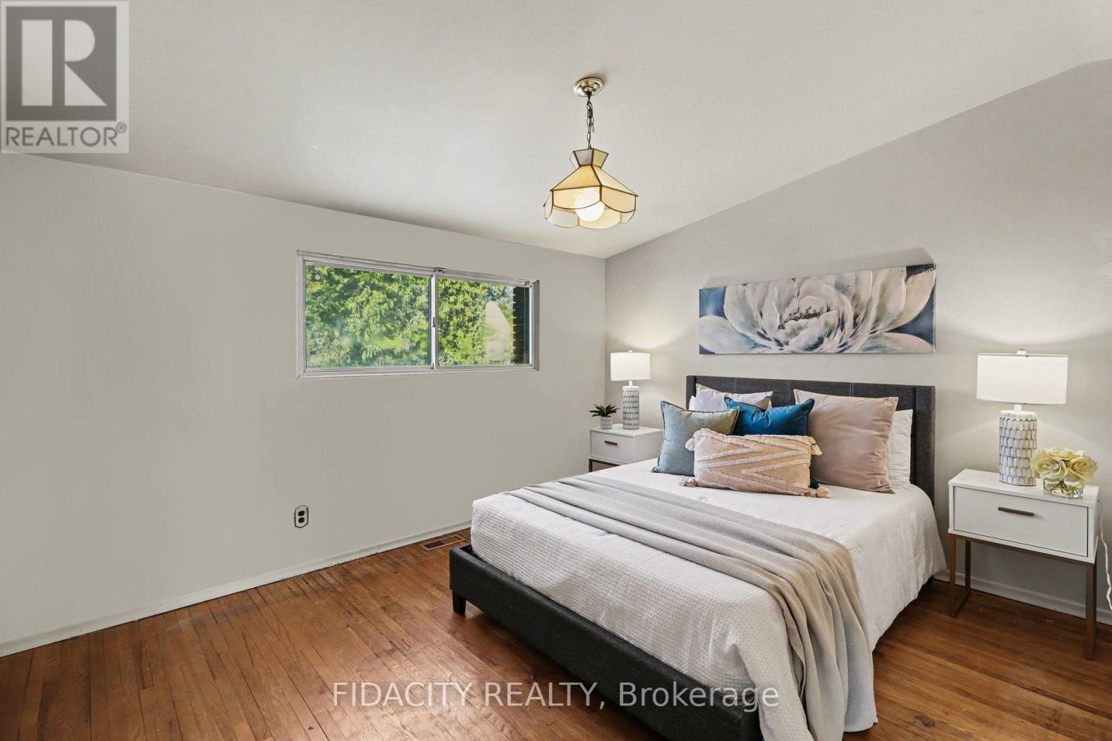1933 Connecticut Avenue, Ottawa, ON - Indoor Photo Showing Bedroom