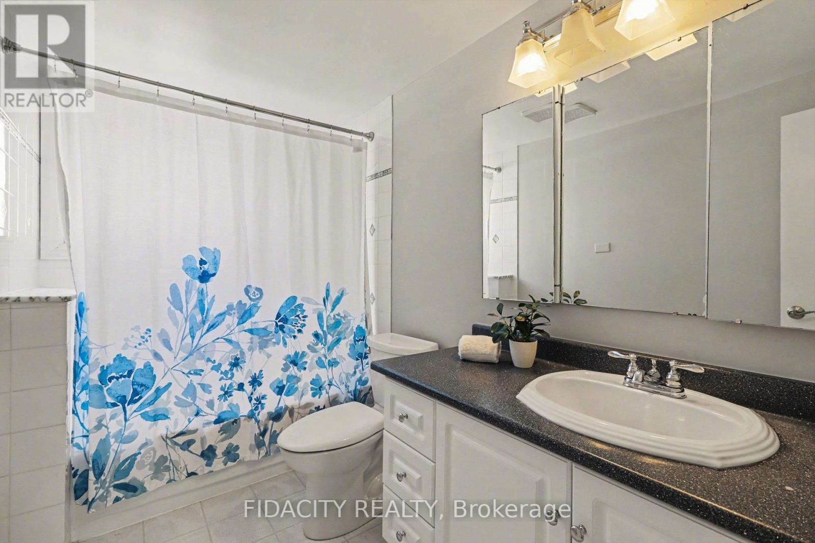 1933 Connecticut Avenue, Ottawa, ON - Indoor Photo Showing Bathroom