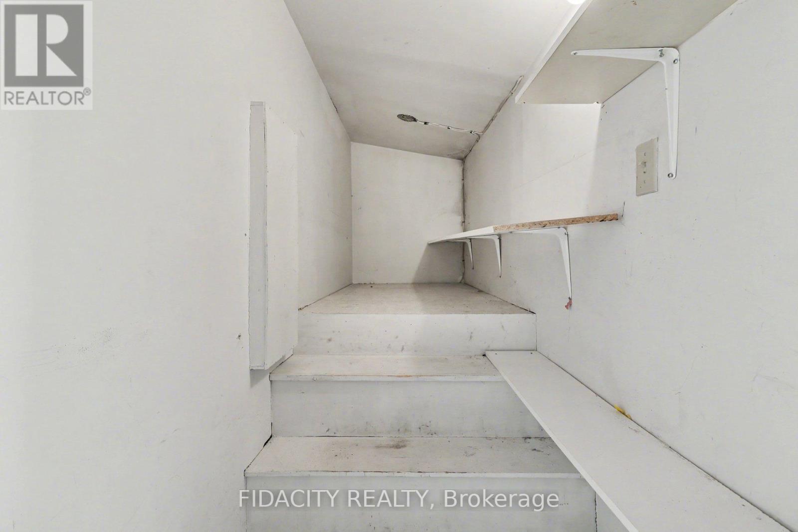 1933 Connecticut Avenue, Ottawa, ON -