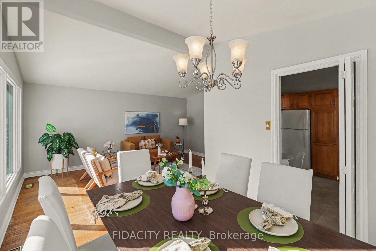 1933 Connecticut Avenue, Ottawa, ON - Indoor Photo Showing Dining Room