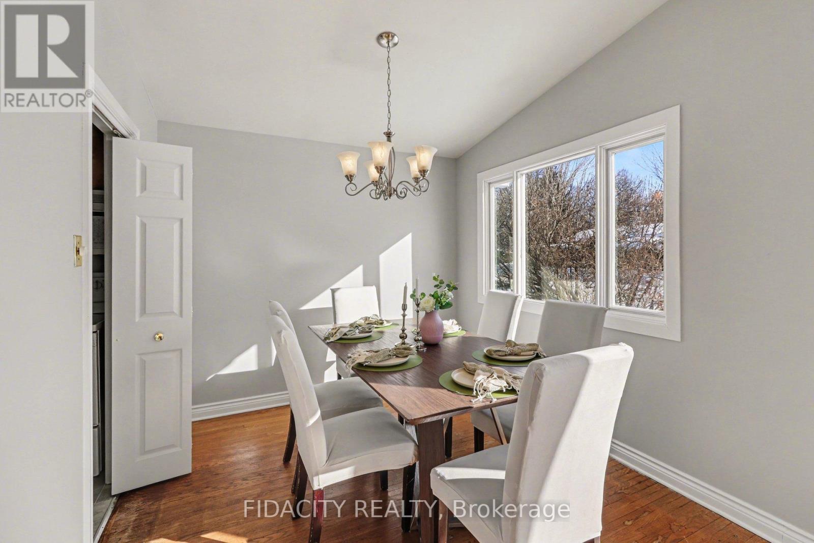 1933 Connecticut Avenue, Ottawa, ON - Indoor Photo Showing Dining Room