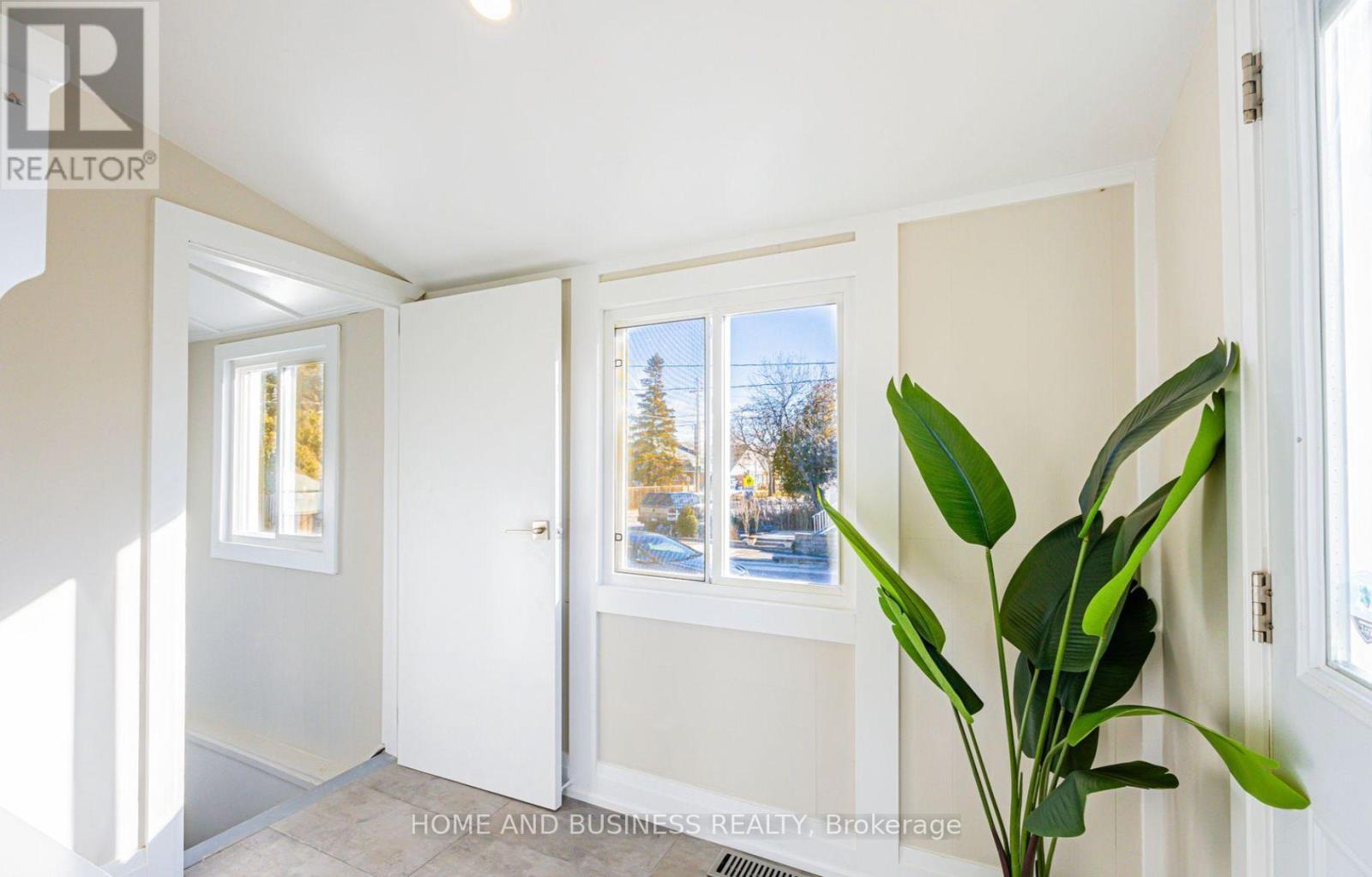 1326 Meredith Avenue, Mississauga, ON - Indoor Photo Showing Other Room